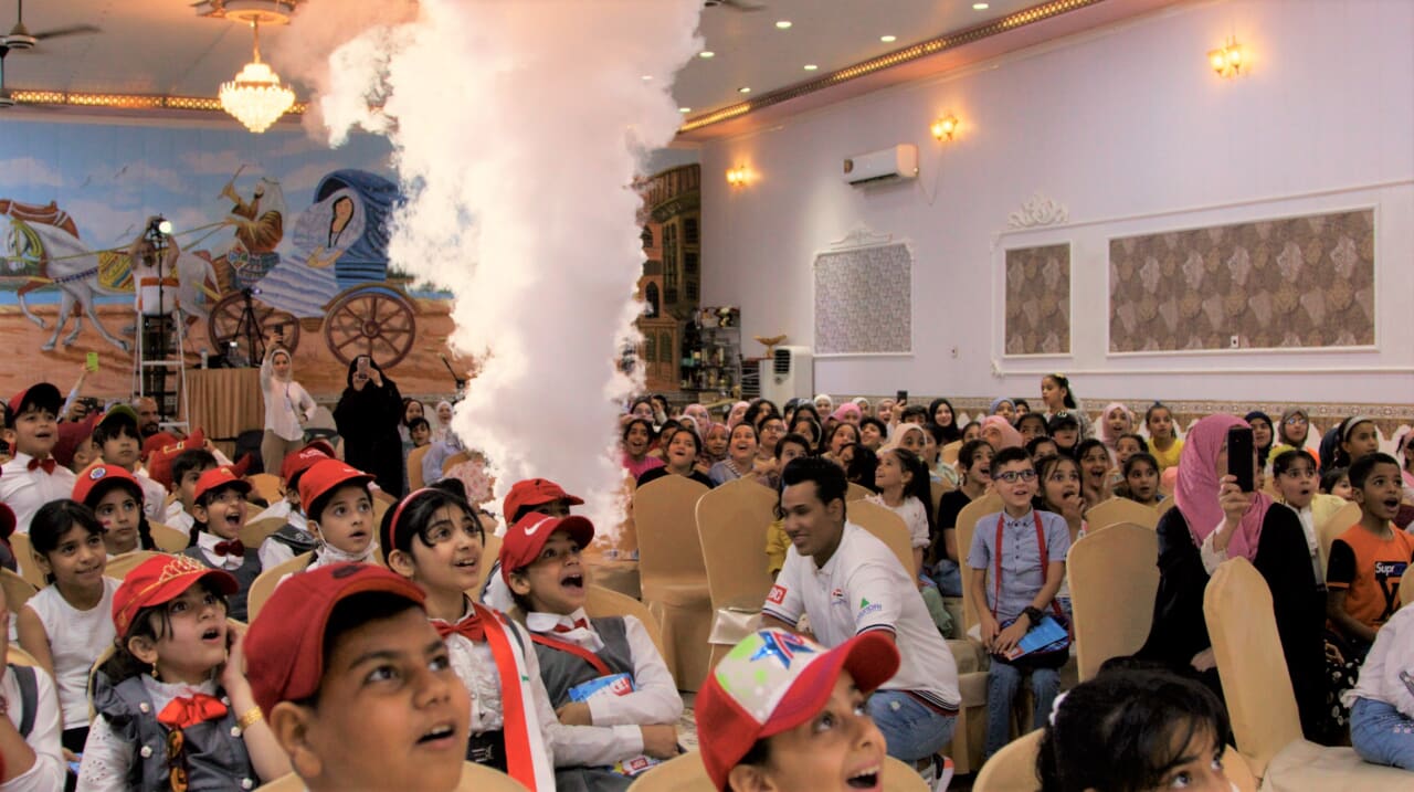 イラクで『米村でんじろう監修サイエンスショー』開催。子どもたちの科学教育が始動